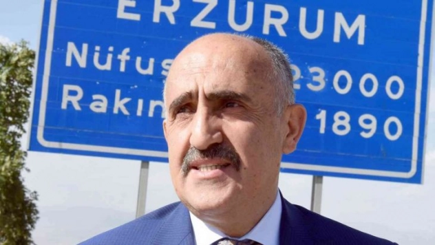 Kent Konseyi Başkanı Tanfer'den 23 Nisan mesajı