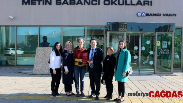 Kermesten elde ettikleri geliri engelliler için kullandılar