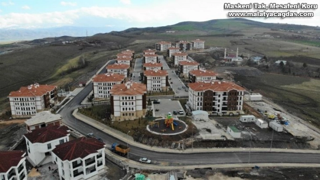 Kerpiç evlerde oturan depremzedeler, lüksü aratmayan konutlara geçti