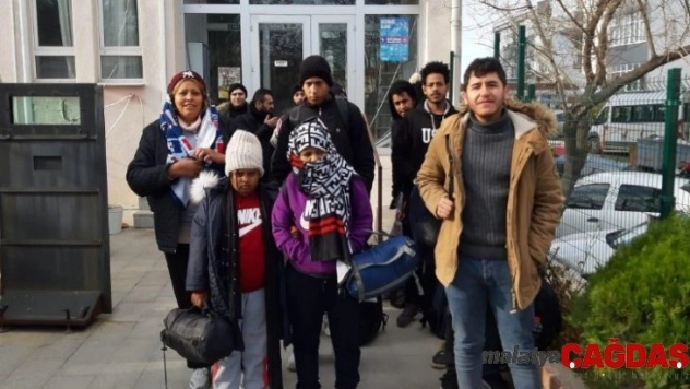 Keşan'da 21 düzensiz göçmen yakalandı, göçmen kaçakçısı tutuklandı