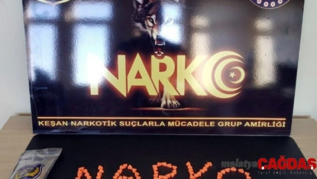 Keşan'da boş arazide 100 adet uyuşturucu hap ele geçirildi