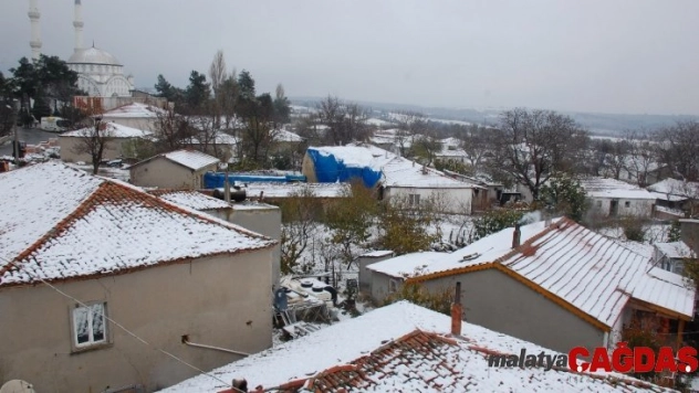 Keşan'da mevsimin ilk karı düştü