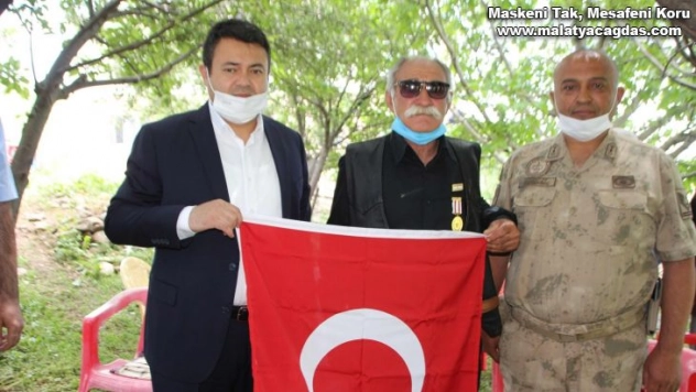 Kıbrıs gazisine madalya