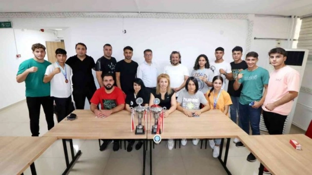 Kick boksta Adanalı 8 sporcu milli takımda