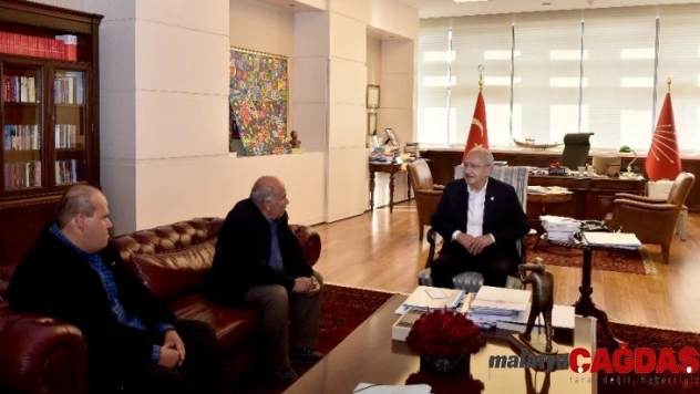 Kılıçdaroğlu, engelli ressam Muhammed Yalçın ile buluştu