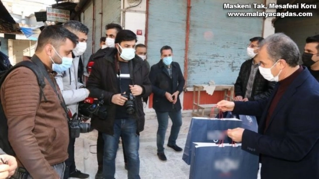 Kılınç, gazetecilerin gününü kutladı