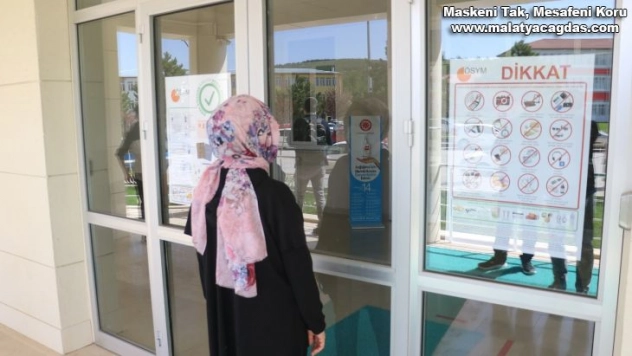 Kimliğini düşürdüğünü sınav merkezinde fark etti