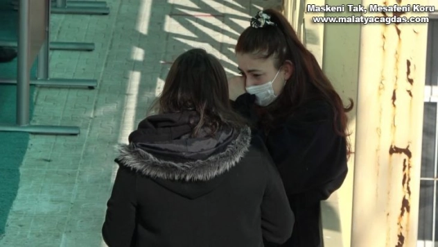 Kimliğini yanında bulamadı, sınava alınmayınca gözyaşlarına boğuldu