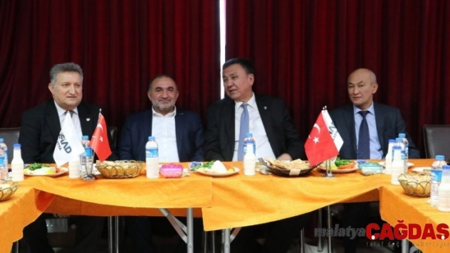 Kırgızistan Büyükelçisi Omuraliyev'den MÜSİAD'a ziyaret