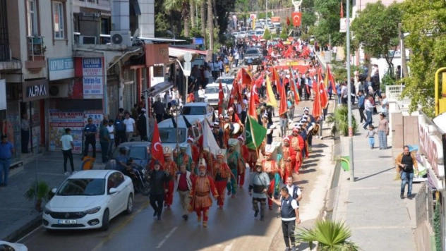 Kırıkhan'da mehterli Gençlik Yürüyüşü
