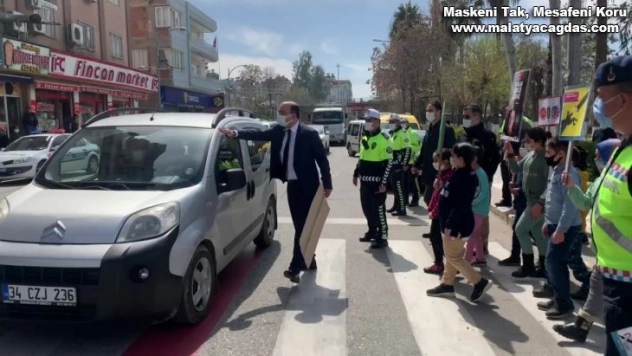 Kırmızı çizgi uygulamasında kaymakam ezilmekten son anda kurtuldu