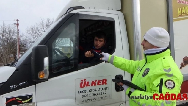 Kış lastiği takmayan ticari araçlara ceza uygulandı