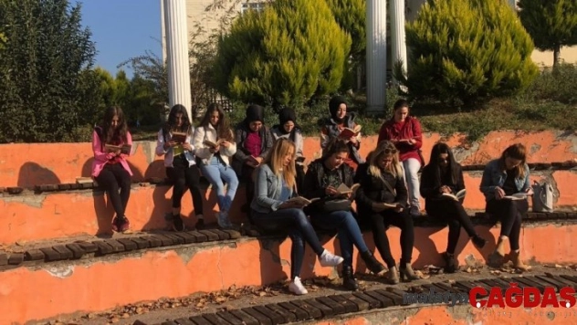 Kitap her yerde okunur