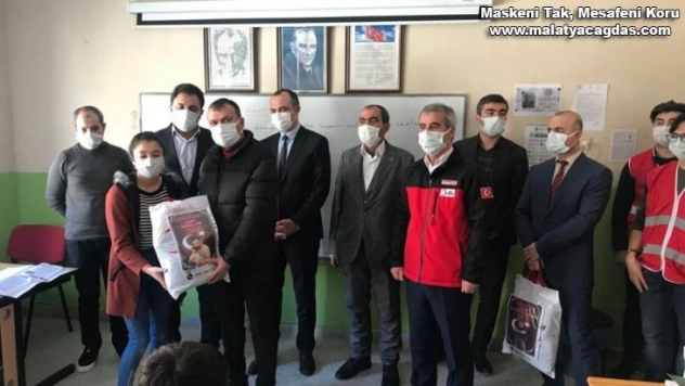 Kızılay öğrencileri unutmadı