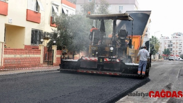 Kızıltoprak'ta yenileme sürüyor