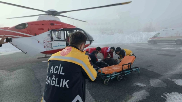 KOAH hastası ambulans helikopterle hastaneye sevk edildi