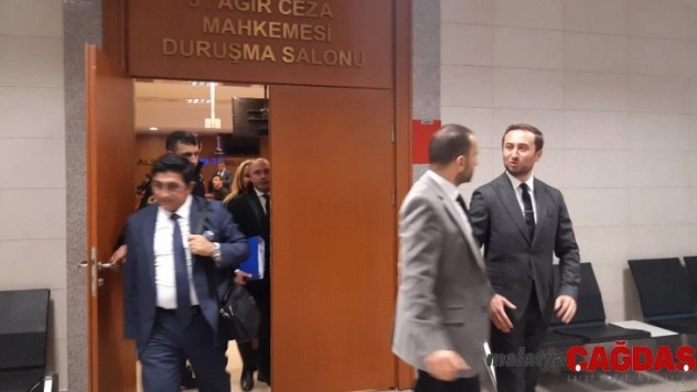 Koç Üniversitesi Rektörü kızının dolandırılması davasında ifade verdi