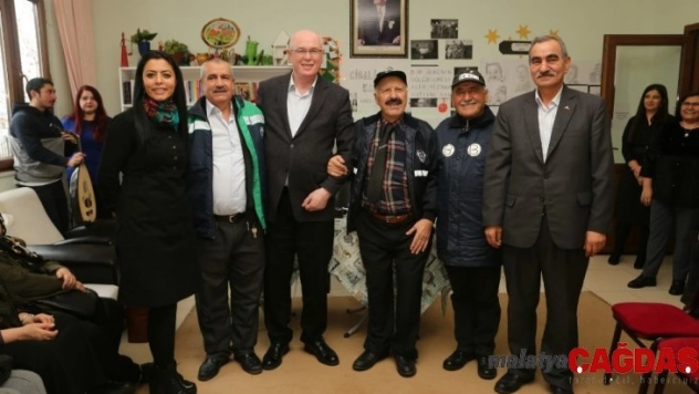 Koca çınarlar 'Cibali Karakolu' oyunu ile yeni yıla girdi