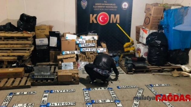 Kocaeli'de sahte plaka basımı yapan galeriye operasyon: 4 gözaltı