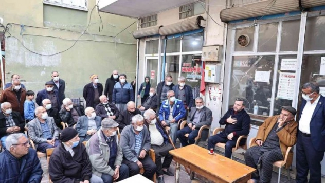 Kocaispir: 'Yüreğirimizi, hemşehrilerimizle birlikte yönetiyoruz'