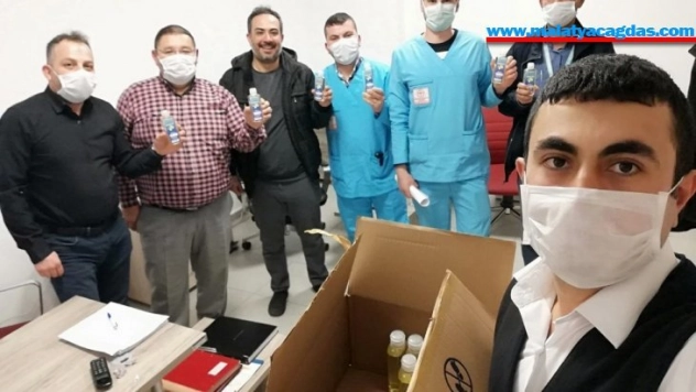 Kolonya üreticisinden sağlık çalışanlarına çam kolonyası