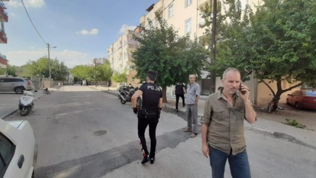 Komşu kavgasını polisler ayırdı