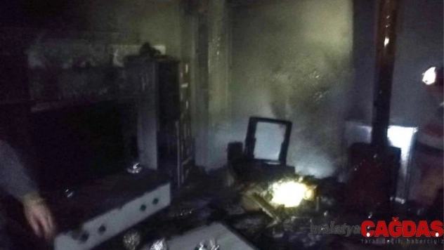 Kömür sobası bomba gibi patladı