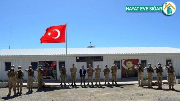 Komutanlardan 2625 rakımlı üs bölgesine bayram ziyareti