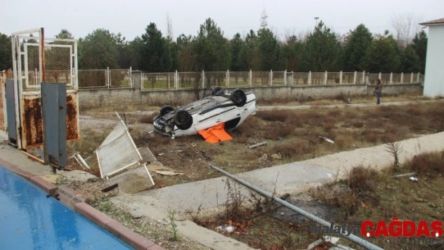 Kontrolden çıkan otomobil bahçeye yuvarlandı: 1 ölü