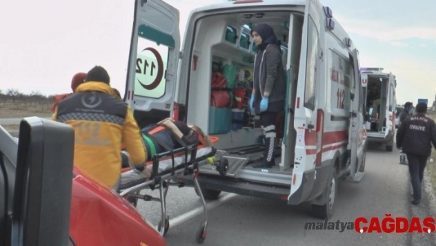 Otomobil şarampole yuvarlandı: 4 yaralı