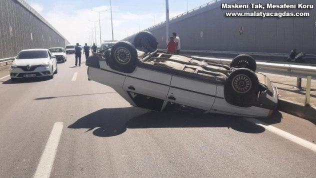 Kontrolden çıkan otomobil takla attı