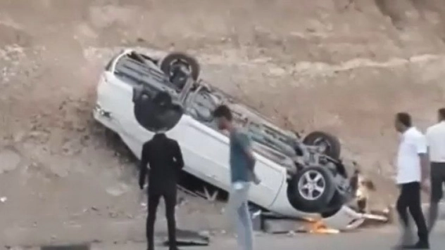 Kontrolden Çıkan Otomobil Takla Attı