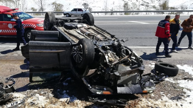 Kontrolden çıkan otomobil takla attı: 2'si çocuk 4 yaralı