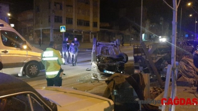 Kontrolden çıkan otomobil takla attı