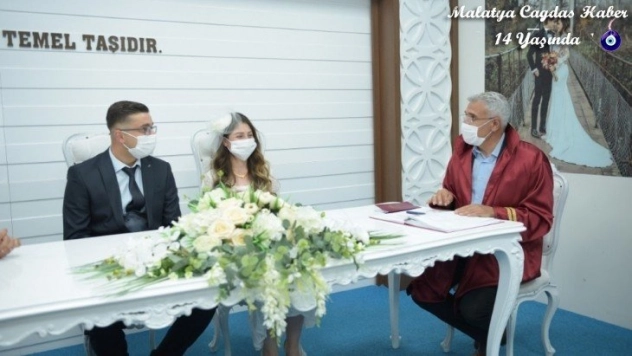 Korona, Battalgazi'de aşıkları durduramadı