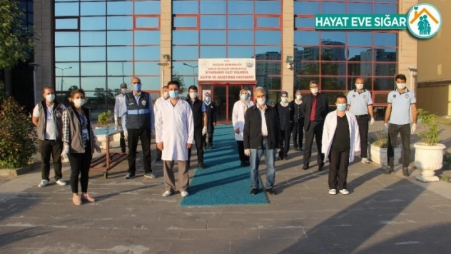 Korona virüs kahramanlarına yemek ikramı