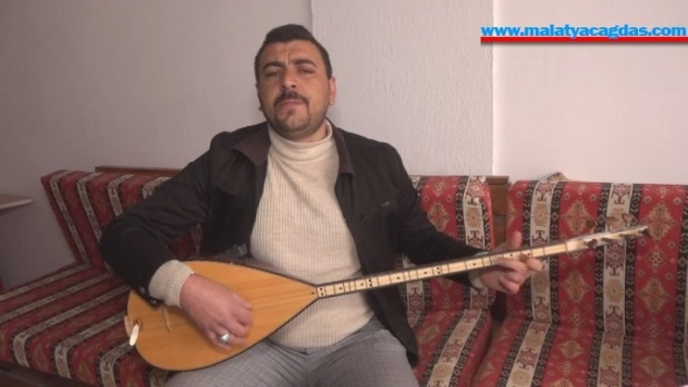 Korona virüse karşı türkü besteledi