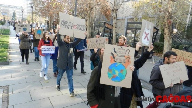 Kosova'da iklim değişikliği protestosu