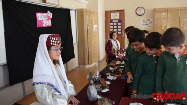 Köy okulunda kültür müzesi