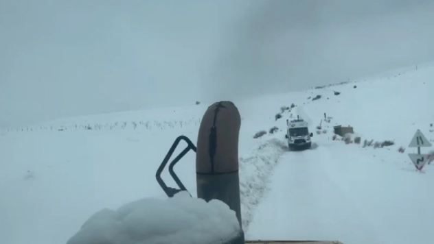 Köyde mahsur kalan hasta için ekipler seferber oldu