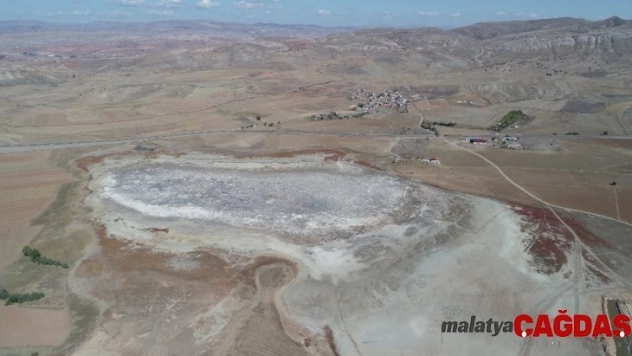 Köye adını veren göl kurudu