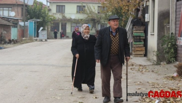 Köye diyetisyen geldi, zayıflamak isteyen kadınlar sıraya girdi