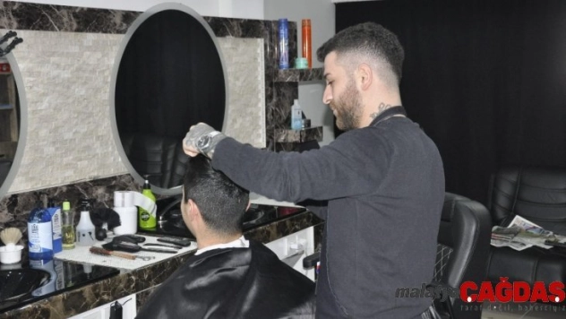 Kuaförden fakir öğrencilere eğitim hayatları boyunca ücretsiz tıraş