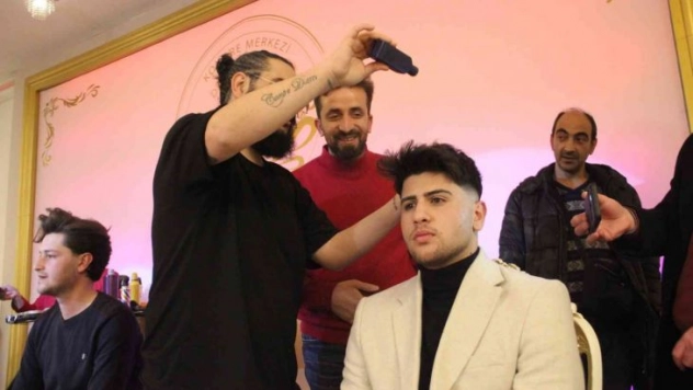 Kuaförlerin enleri şov yaptı