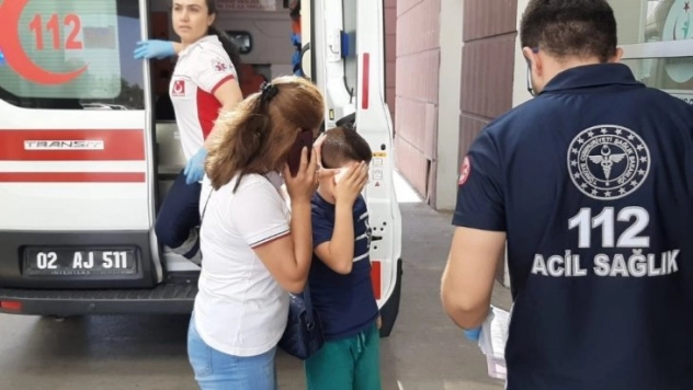 Küçük çocuğun yüzünde maytap patladı