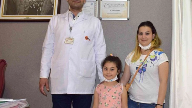 Küçük Mira'nın kopan parmağı 3 saatte yerine dikildi