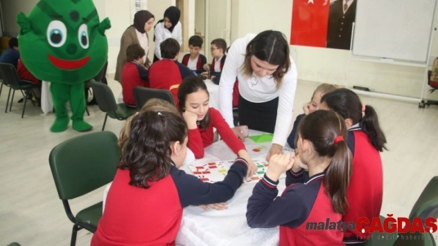 Küçük öğrenciler atıklarla ilgili bilgilendirildi