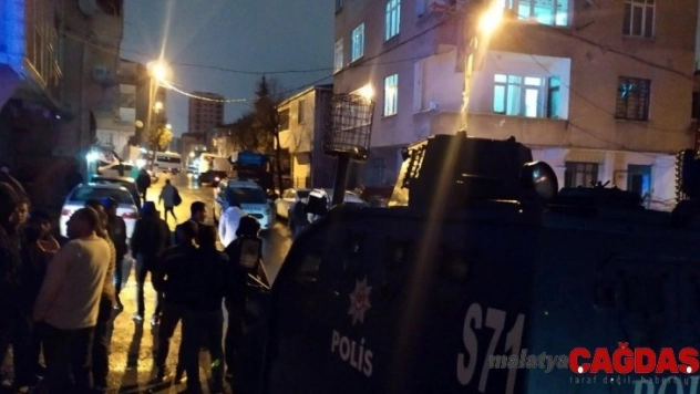 Küçükçekmece'deki silahlı kavgada bir kişi hayatını kaybetti