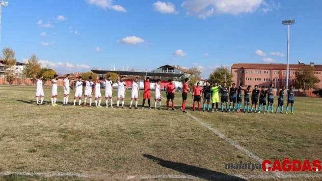 Kulaspor Gördes Belediyespor'a karşı berabere kaldı