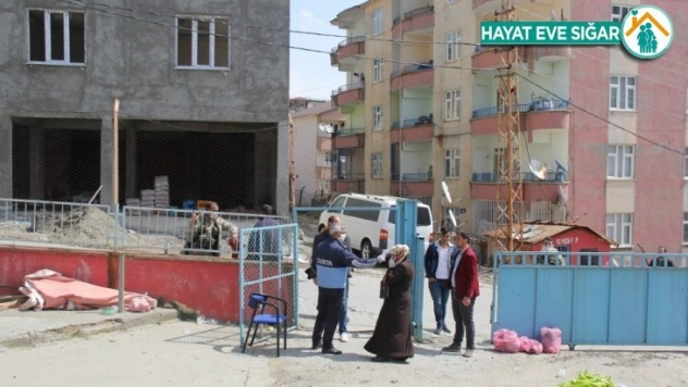 Kulp'taki semt pazarlarında korona virüs önlemi